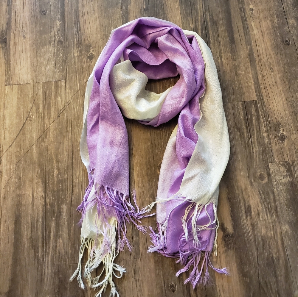 White and pink handmade scarf